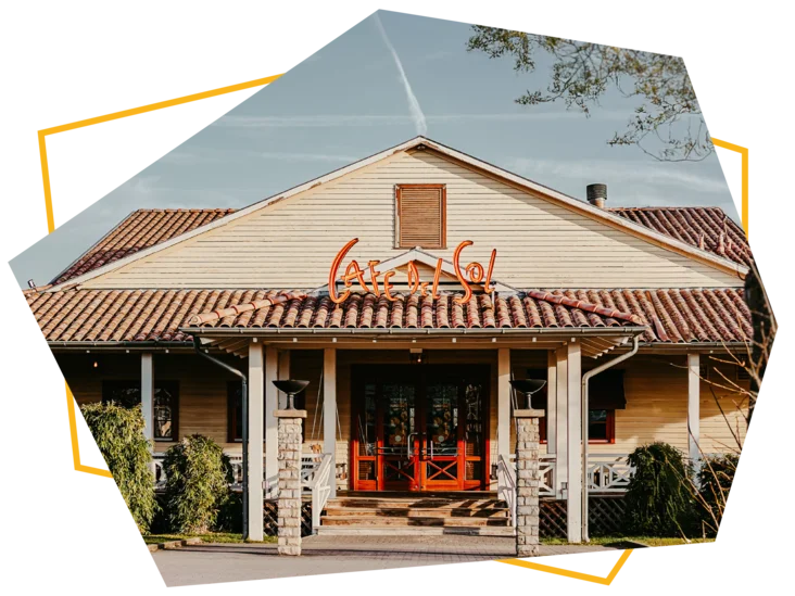 Außenansicht eines Cafe Del Sol-Standortes.